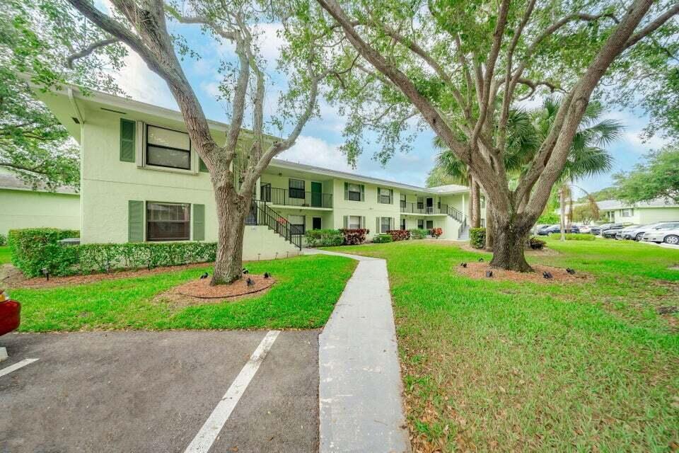 601 Sabal Ridge Cir Unit C, Palm Beach Gardens, FL 33418 Condo for