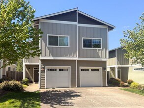 Building Photo - 5711-5713 Honey Bee St S