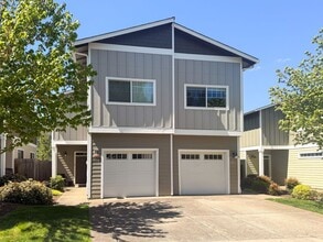 Building Photo - 5711-5713 Honey Bee St S