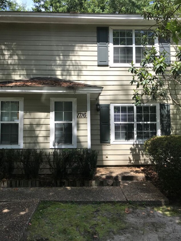 Primary Photo - 2 Bedroom/1.5 Bath Townhome