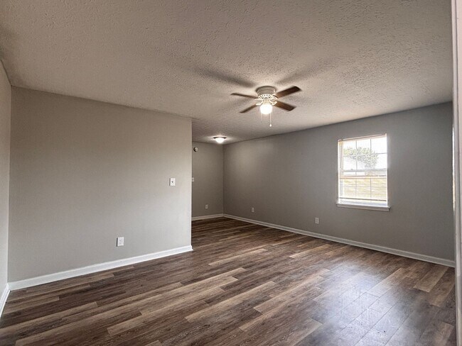 Building Photo - River Valley Apartments