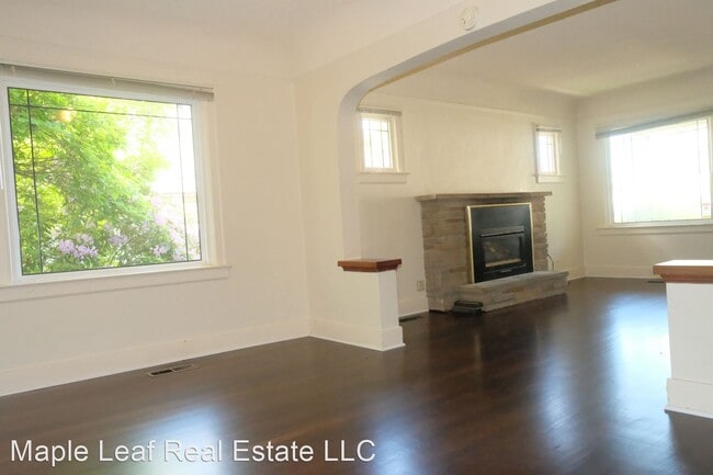 Building Photo - 2 br, 1 bath House - 815 NE 97th St