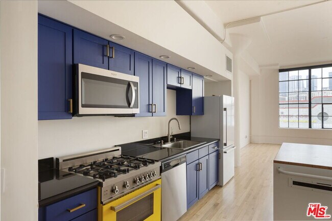 Building Photo - 420 San Pedro St