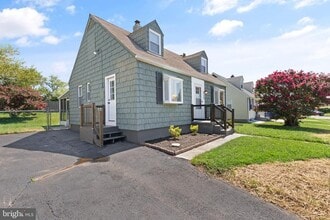 Building Photo - 8723 Lackawanna Ave