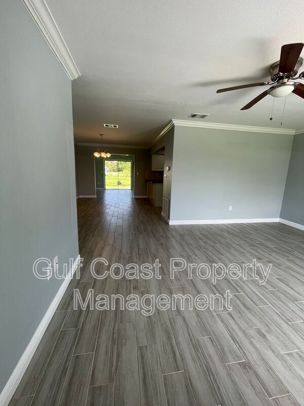 Building Photo - 3365 Avanti Cir