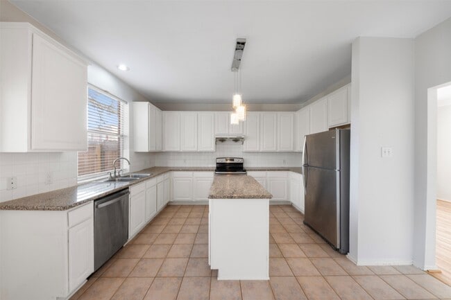 Building Photo - 17102 Mountain Crest Dr