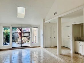 Building Photo - 11123 Bandlon Dr