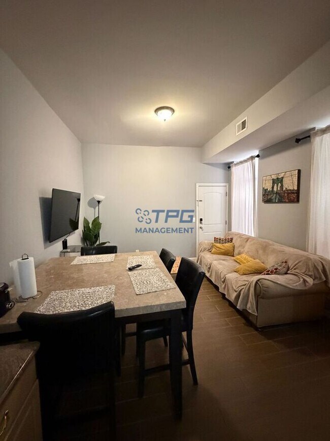 Foto del edificio - 142 Ripley Pl