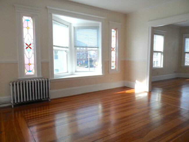 Foto del edificio - 9 Willard Ave