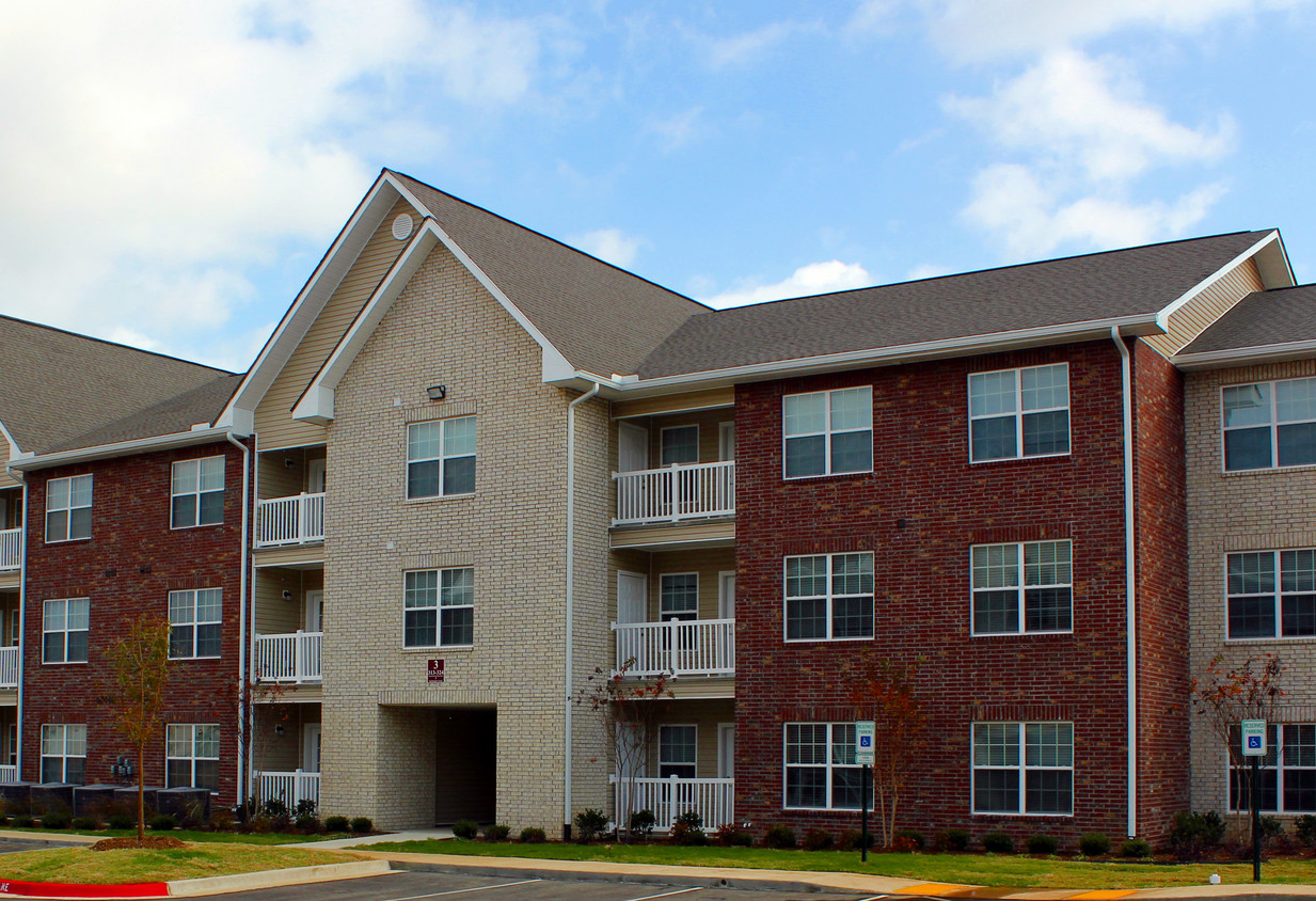 Building Front - Valley Estates of Mabelvale