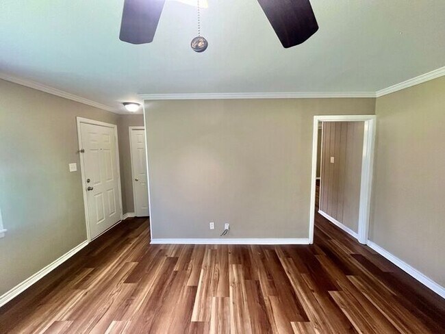 Foto del edificio - Tour Today! 3 Bedroom 2 Bath Single Family Home in Longview!