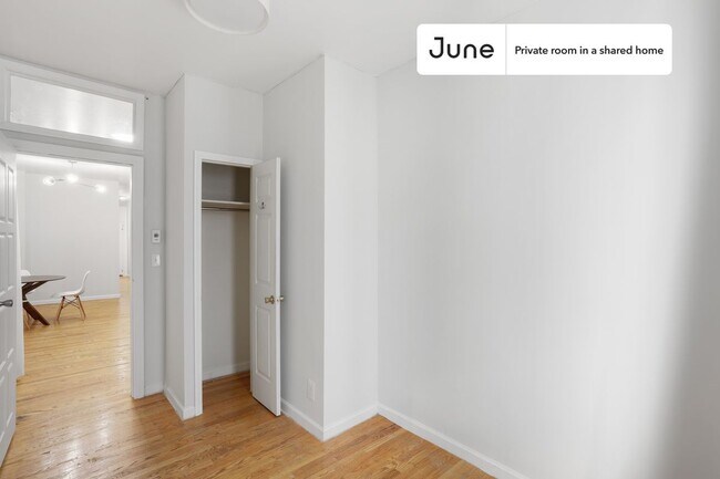Foto del edificio - Private bedroom in 3 bed/1 bath Home