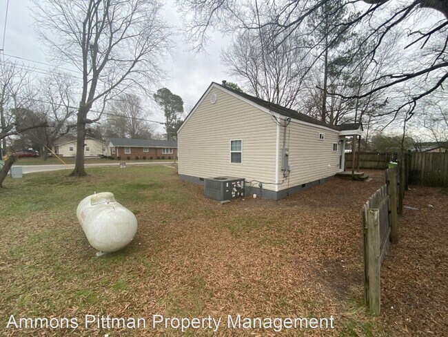 Foto del edificio - 2 br, 1 bath House - 107 N. Wakefield