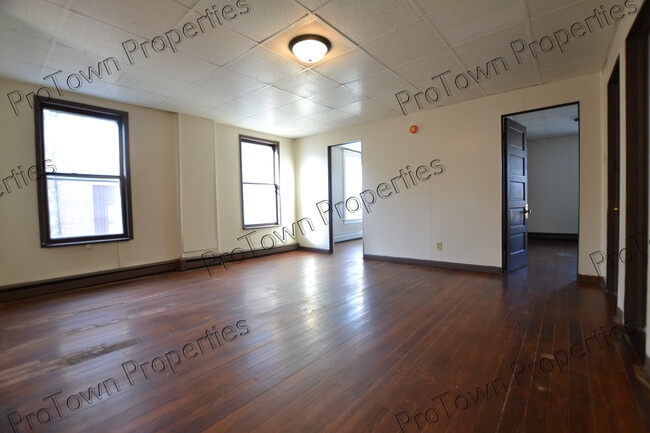 Foto del edificio - 258 Western Ave