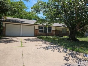 Building Photo - 5940 Maurie Dr