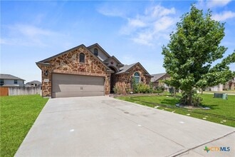 Building Photo - 2610 Bargello St
