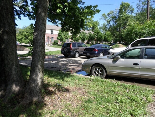 Building Photo - McCollum 1004