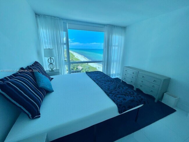 Foto del edificio - 6801 Collins Ave