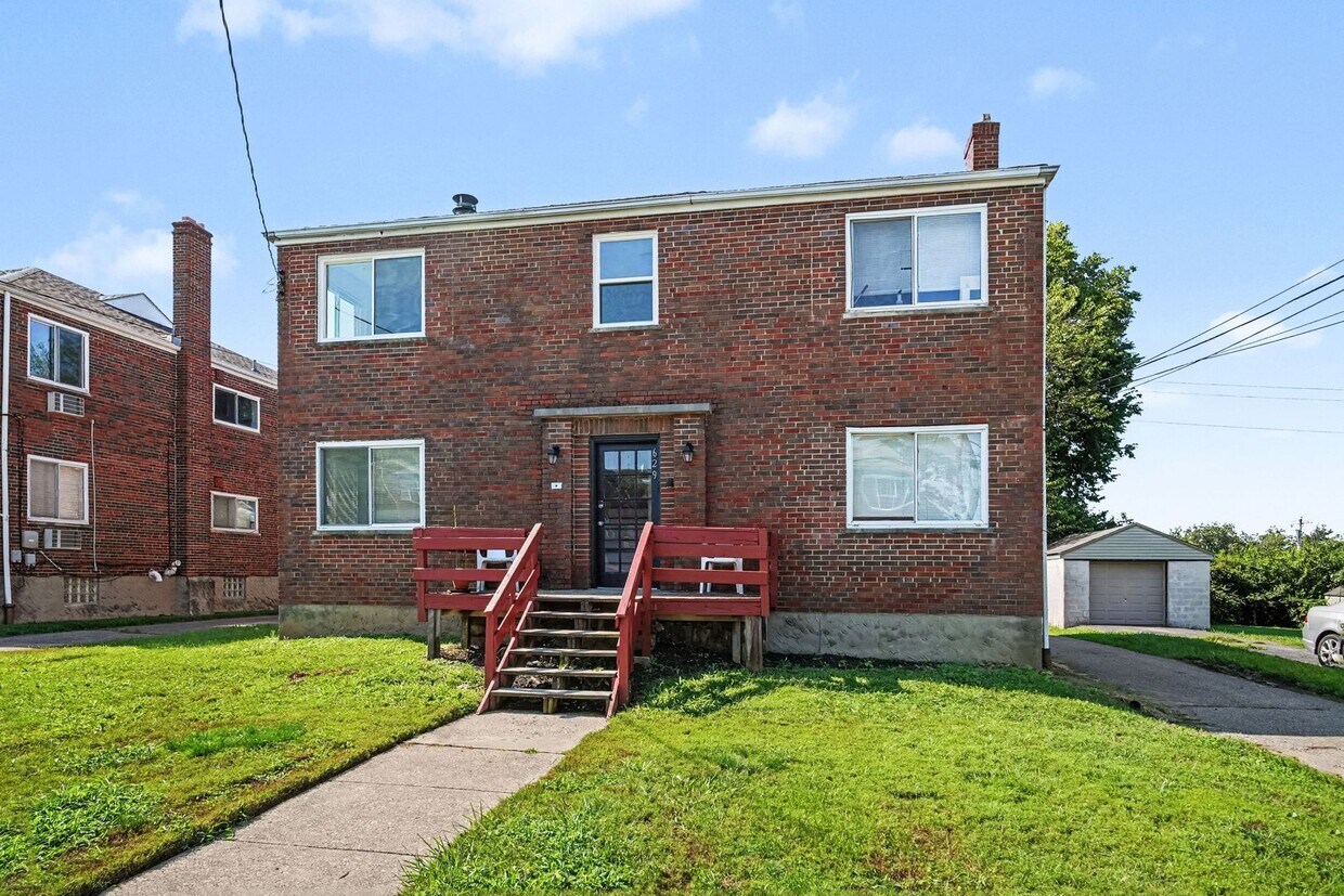 Photo - 629 Maple Dr