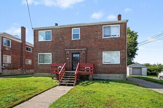 Building Photo - 629 Maple Dr