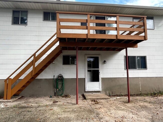 Building Photo - 52 Upton Dr