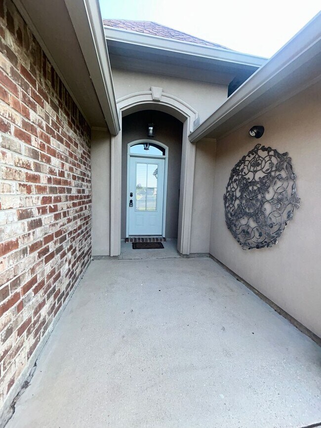 Building Photo - 41488 Creekstone Avenue