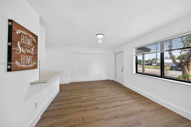 Foto del edificio - 2633 NE 13th Ave