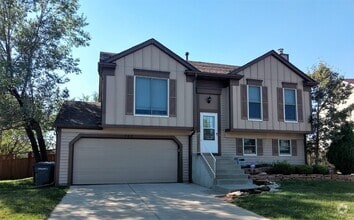 Building Photo - 205 W Cornwall Ct