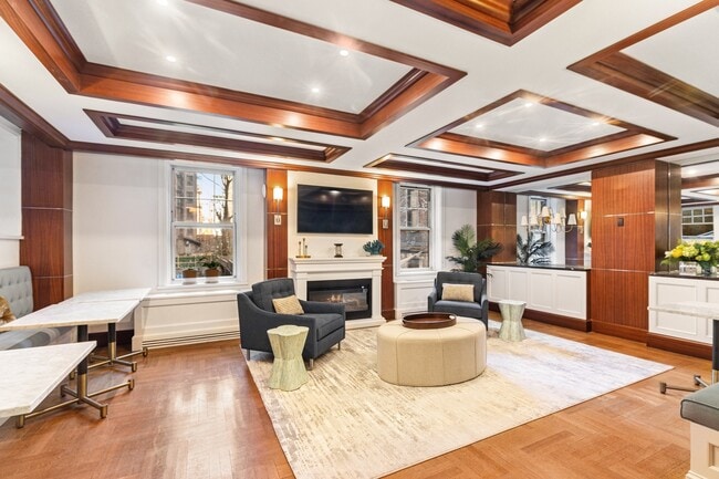 Building Photo - 27 W 72nd St