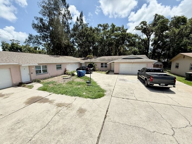 Building Photo - 15657 Waverly St