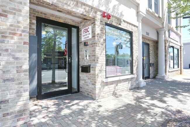 Building Photo - 21 E Central Ave