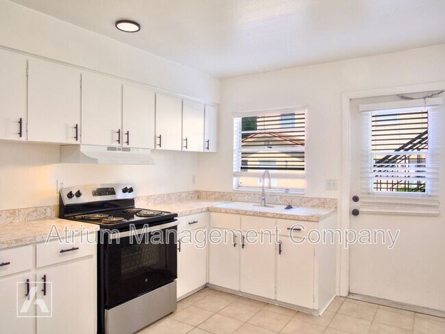 Foto del edificio - 1102 Elmwood St