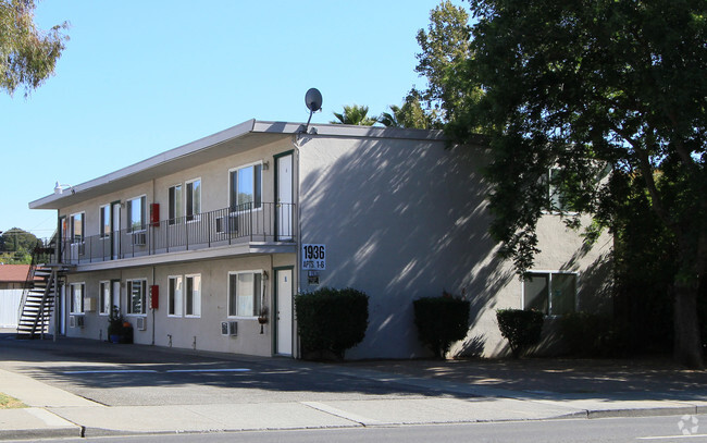 Building Photo - Sunny Side Apartments