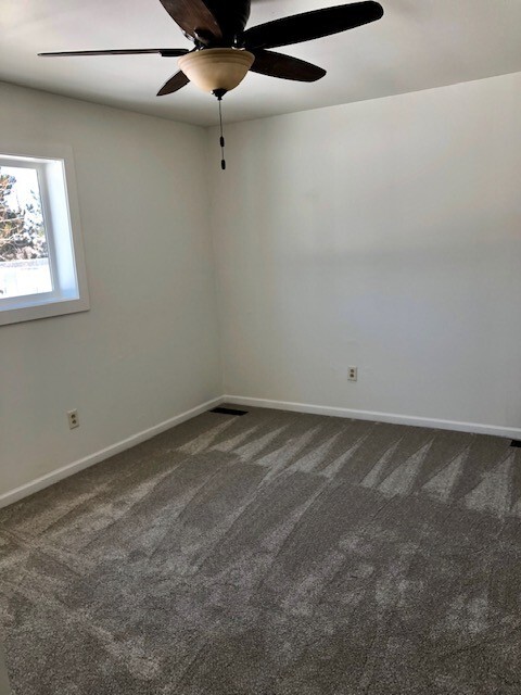 Foto del edificio - Staples Duplex 8th St NE - Dreiske