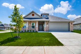 Building Photo - 2802 Clover Dr