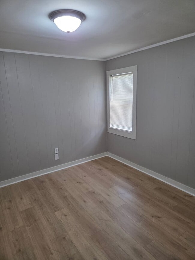 Building Photo - 4 Success Realty is now offering this renovated 4 bedroom 2 bath home. Come and take a look at th...