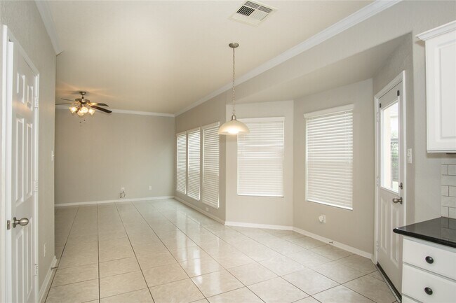 Foto del edificio - 2535 Elm Crossing Trail