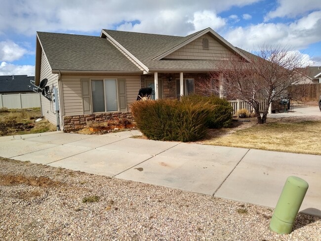 Building Photo - 77 N 4250 W