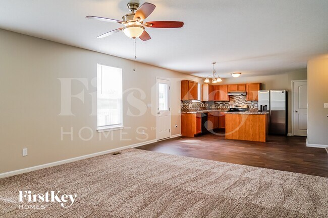 Foto del edificio - 2144 Greencrest Way