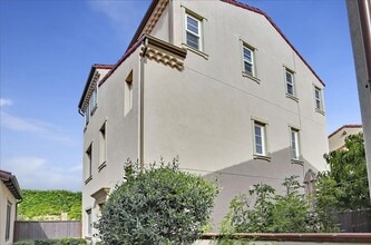 Building Photo - 593 Pistache Terrace