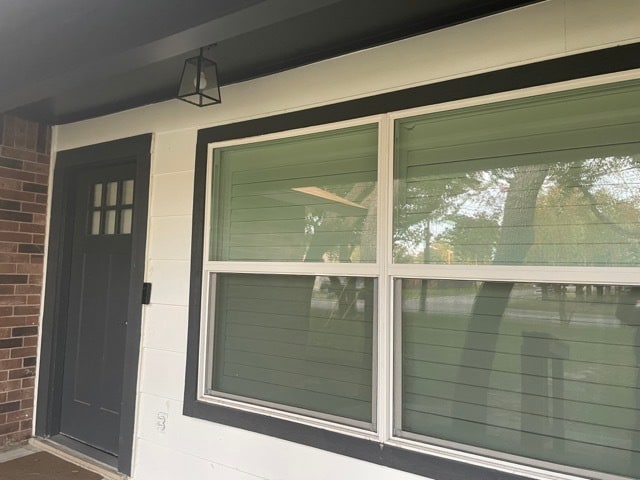 Building Photo - 1815 Lone Oak Dr