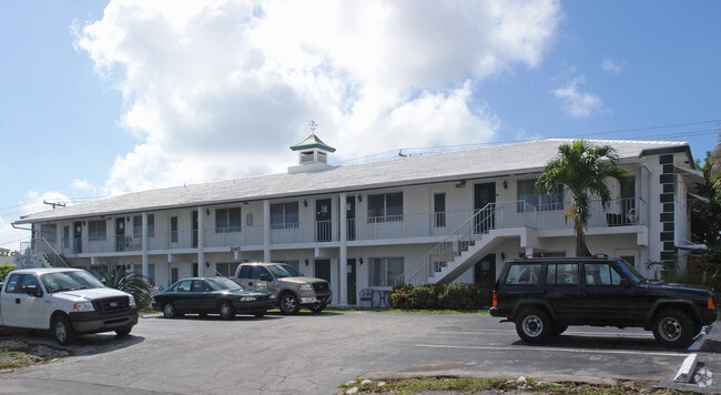 Building Photo - Mapleleaf Apartments