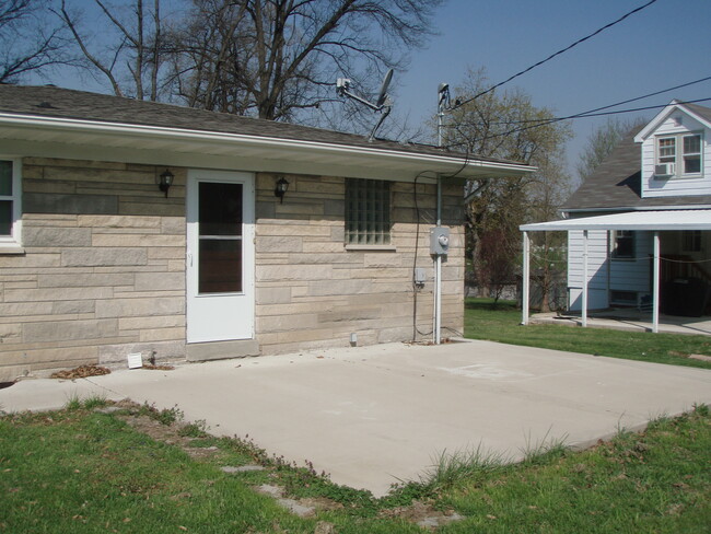 Building Photo - 901 Harding St