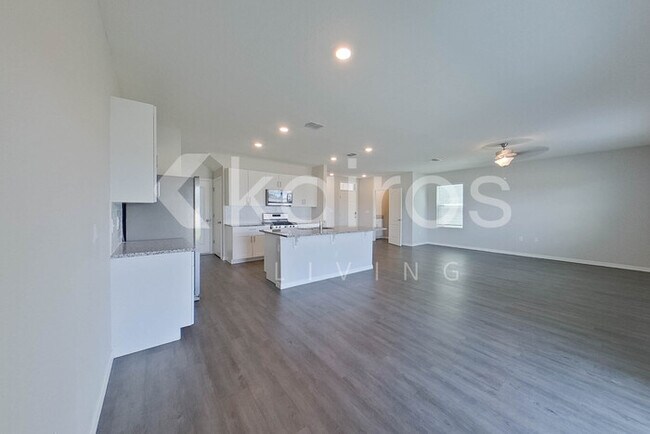 Building Photo - 32133 Katelin Cir