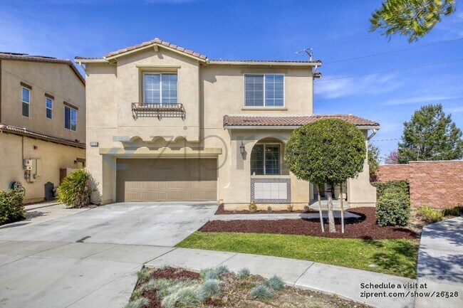 Building Photo - 15731 Myrtlewood Ave