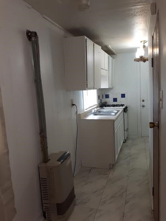 Foto del edificio - 1534 E River St