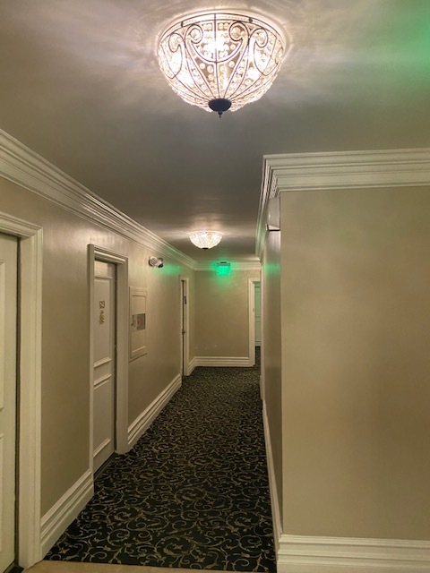 Foto del edificio - 145 S Doheny Dr