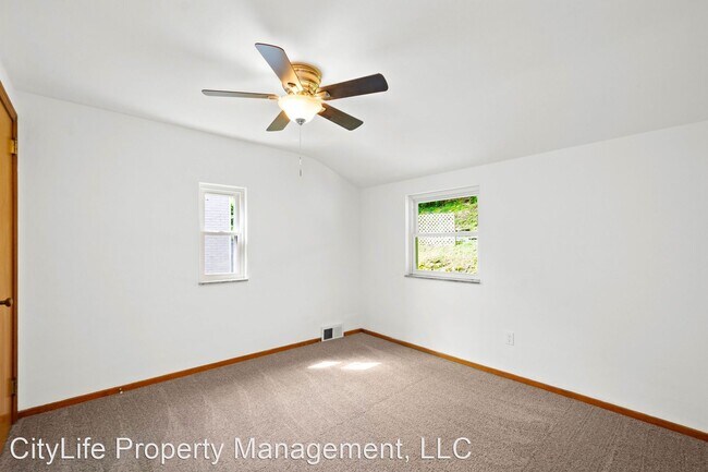 Building Photo - 3 br, 1 bath House - 792 A Cooke Drive