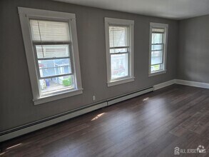 Building Photo - 450 Hall Ave