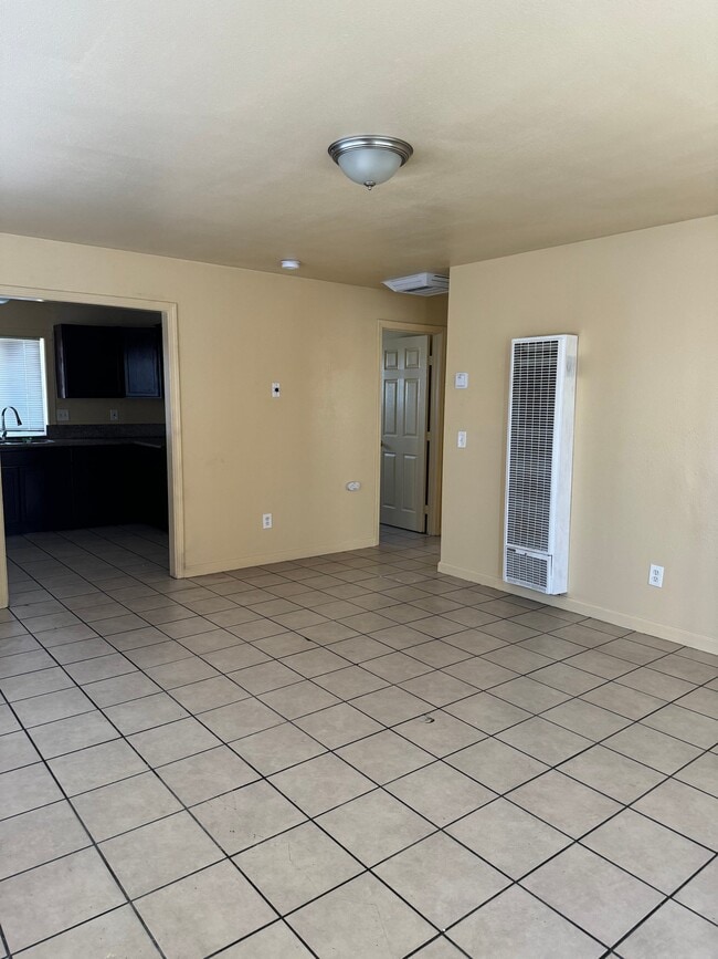 Foto del edificio - 15268 Center St